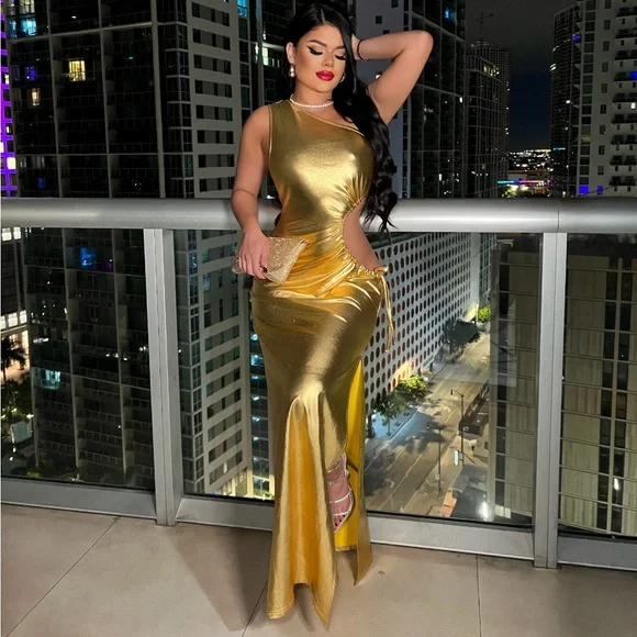 Cut Out Bodycon Maxi Dress - Gold | Color: Gold | Size: S | Dayannax's Closet Cut Out Bodycon Maxi Dress - Gold | Color: Gold | Size: S | Dayannax's Closet